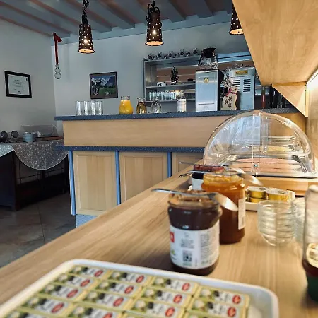 Monika, Cozy B&b, Newly Renovated In カプルーン