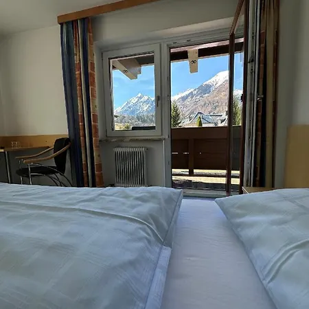 Monika, Cozy B&b, Newly Renovated In 3* Kaprun