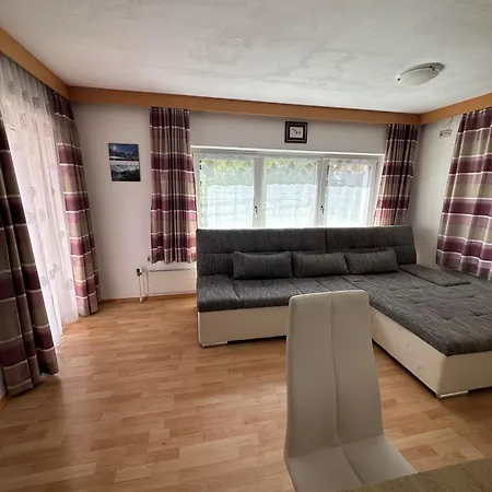 Pension Monika, Summercard Included 3* 카프룬