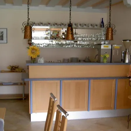 Monika, Cozy B&b, Newly Renovated In بيت ضيافة