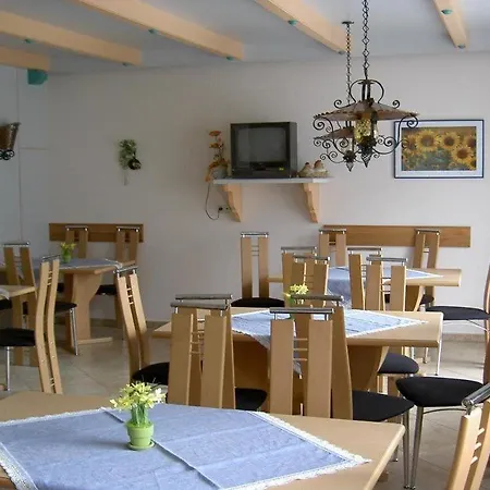 Monika, Cozy B&b, Newly Renovated In كابرون