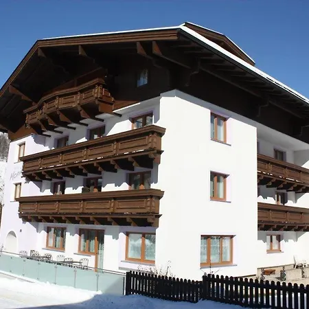 بيت ضيافة Monika, Cozy B&b, Newly Renovated In