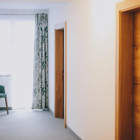 Pension Monika, Summercard Included