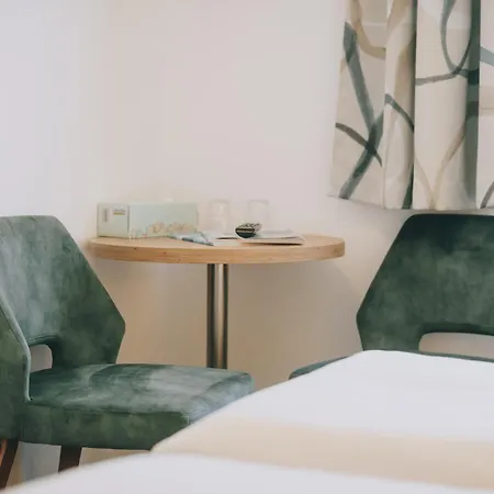 Pension Monika, Summercard Included 게스트하우스 3*