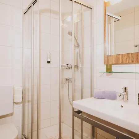 Monika, Cozy B&b, Newly Renovated In Guest house