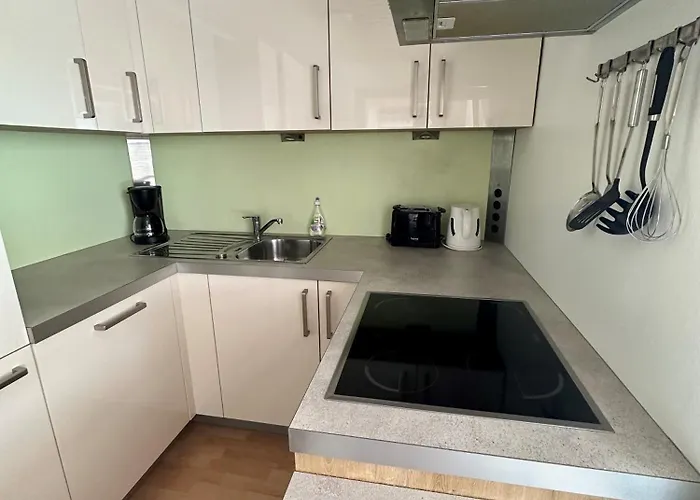 Monika, Summercard Included Gæstehus