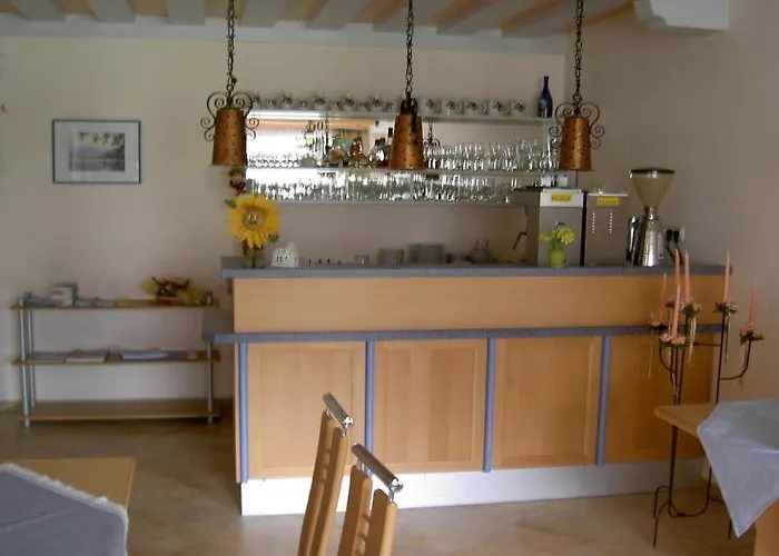 Monika, Summercard Included Gæstehus